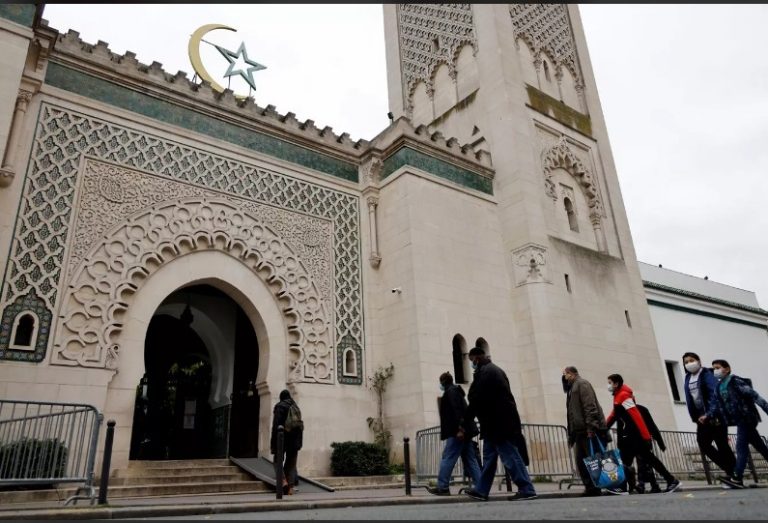 ميديابارت....الداخلية الفرنسية تستعد لطرد أئمة مغاربة