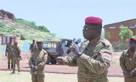 عسكريون يعلنون إقالة رئيس المجلس العسكري الحاكم في بوركينا فاسو