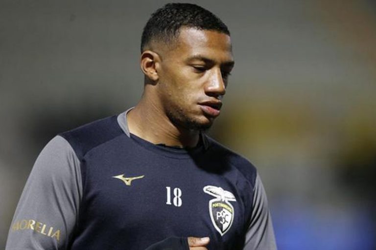 الركراكي يستدعي اللاعب فهد موفي