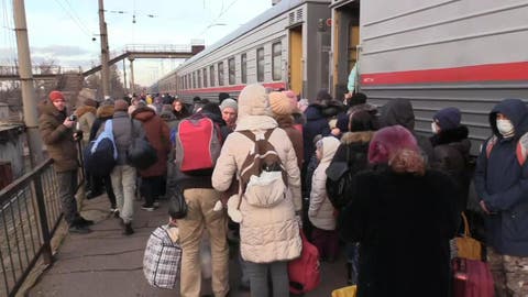 إجلاء آلاف السكان من خاركوف بعد إعلان روسيا تنفيذها عملية عسكرية خاصة