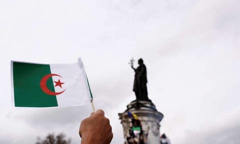 حزب جزائري يتوقع عودة المهاجرين في أوروبا إلى وطنهم
