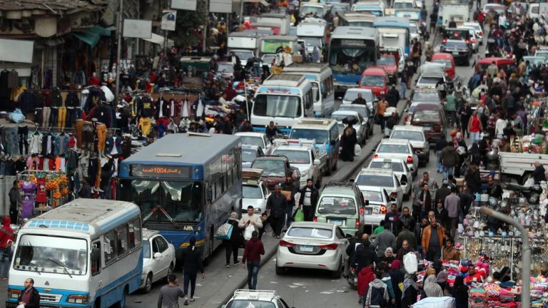 مصر.. عدد السكان يبلغ 104 ملايين نسمة 