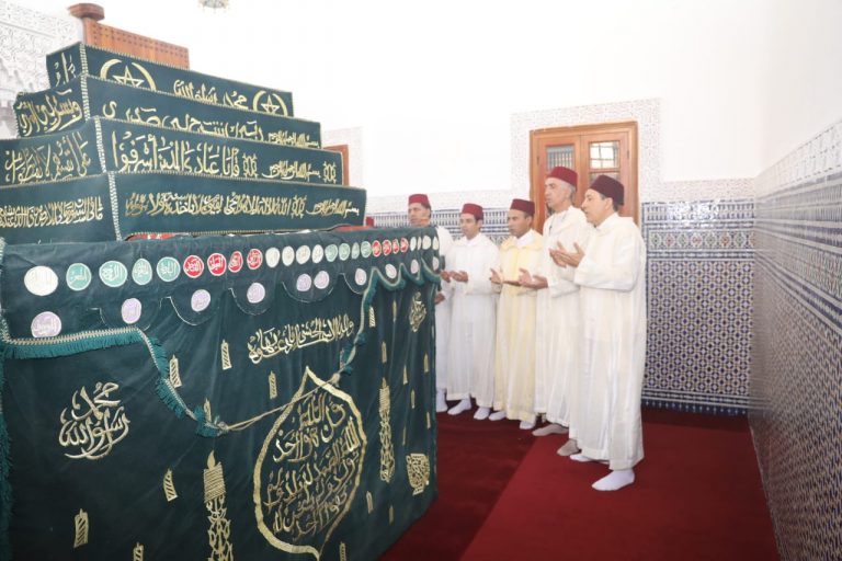 بحضور عامل تازة.. تسليم هبة ملكية لضريح الولي الصالح سيدي عزوز