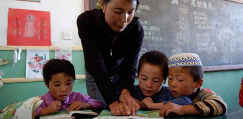 في يومه العالمي.. اليونسكو: هناك حاجة إلى نحو 69 مليون معلم