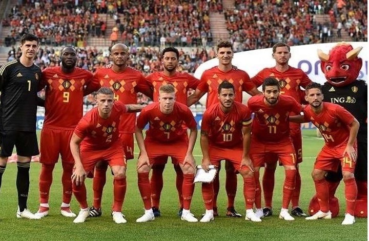 الـ FIFA يرفض قميص بلجيكا الثاني بسبب "المثلية"