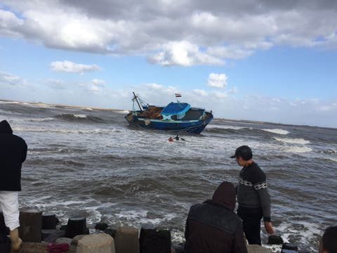 “مـ..ـأساة” ..غرق مركب صيد يقل 6 مغاربة بالقنيطرة