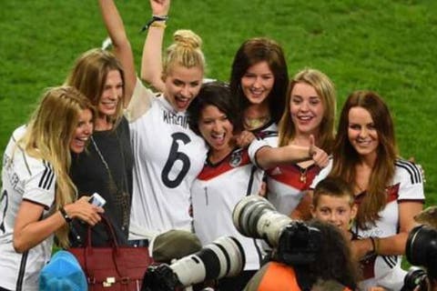 مونديال قطر.. ألمانيا تستعين بـ”زوجات اللاعبين” قبل مواجهة كوستاريكا