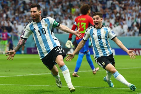 الأرجنتين تفوز على المكسيك وتحيي آمالها في كأس العالم