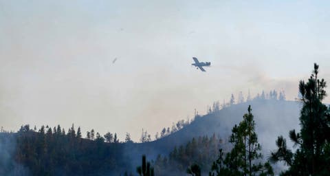 طائرتا “كاندير” تحاولان إخماد حريق يهدد دواوير بتاونات