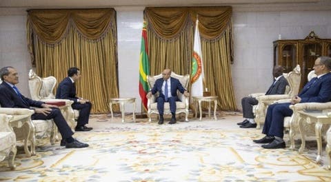 الوزير السكوري ينقل رسالة خطية من الملك لرئيس موريتانيا