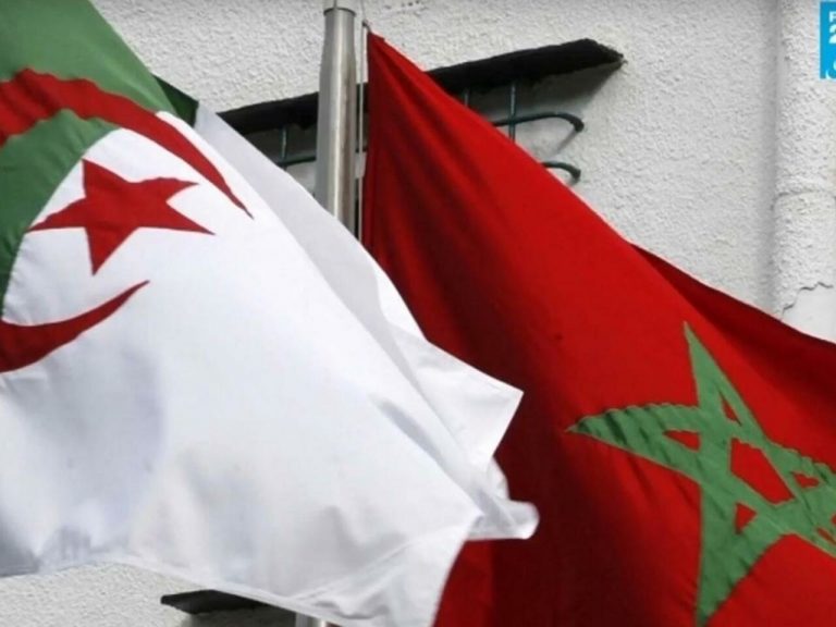تهاني من وراء الحدود بين جزائريين ومغاربة بعد تأهل "أسود الأطلس