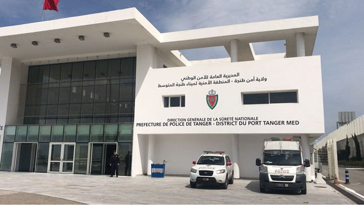 الأمن والجمارك بميناء طنجة المتوسط يحبطان تهريب 1152 وحدة من المفرقعات