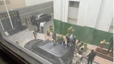 Photo of بعد عزل الرئيس البيروفي..الشرطة تعتقل بيدرو كاستيو