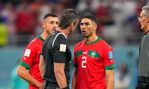 حكيمي ينتفض في وجه رئيس “فيفا” بعد نهاية مباراة المغرب ضد كرواتيا: ماذا تريدون منا ؟