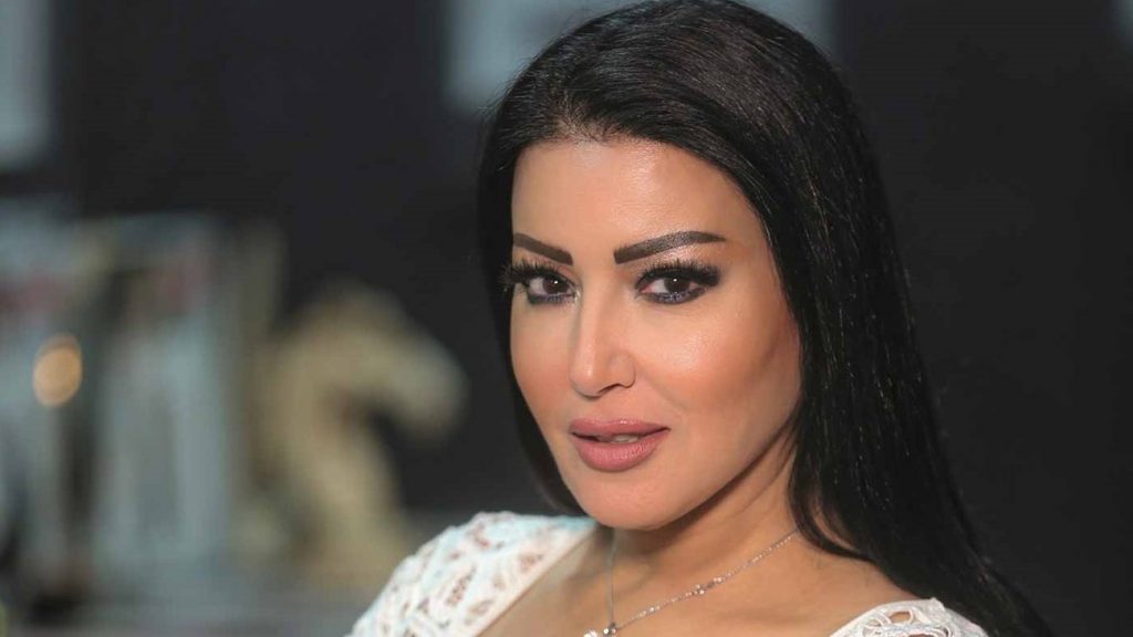 فنانة مصرية تتغزل ب "بونو": "بونو دايبة أنا في جنونو"