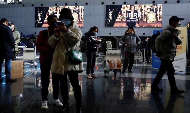 فرنسا تفرض اختبار كورونا سلبي على الوافدين من الصين