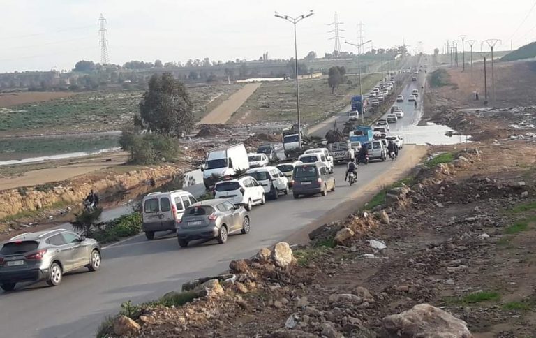 بعد أن تدهورت حالتها.. مطالب بإصلاح الطريق الرابطة بين الدار البيضاء و مديونة