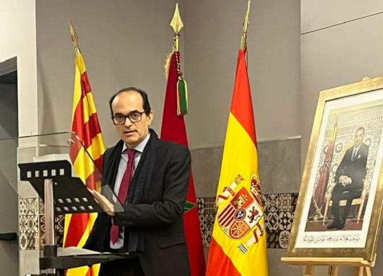 عشرات المهاجرين المغاربة محرومون من جوازات سفرهم بقنصلية "برشلونة"