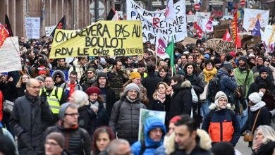 Photo of فرنسا.. الآلاف يتظاهرون احتجاجا على إصلاح نظام التقاعد