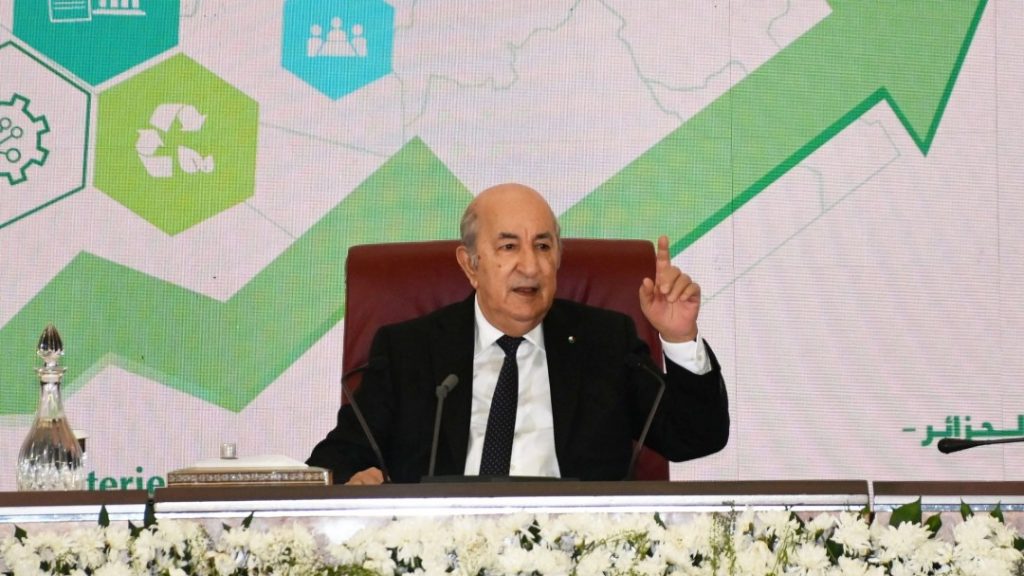 إليك ياتبون...من أعطاك الحق لكي تدافع عن قضايا هي أكبر من حجمك؟