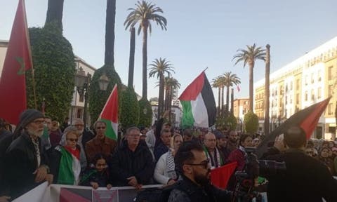 عشرات المغاربة يتظاهرون بالرباط للتضامن مع فلسطين