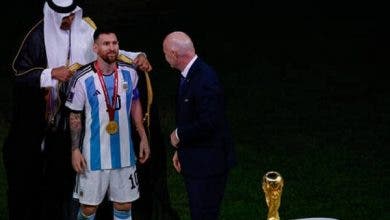 Photo of ميسي يكشف مصير “بشت” التتويج بكأس العالم “قطر 2022”