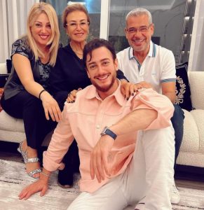مصطفى الآغا يدافع عن سعد لمجرد: “أدخلته بيتي” ( صورة )