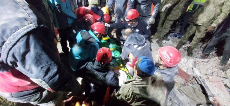حصيلة ضحايا الزلزال بتركيا وسوريا تتخطى 36 ألفاً.