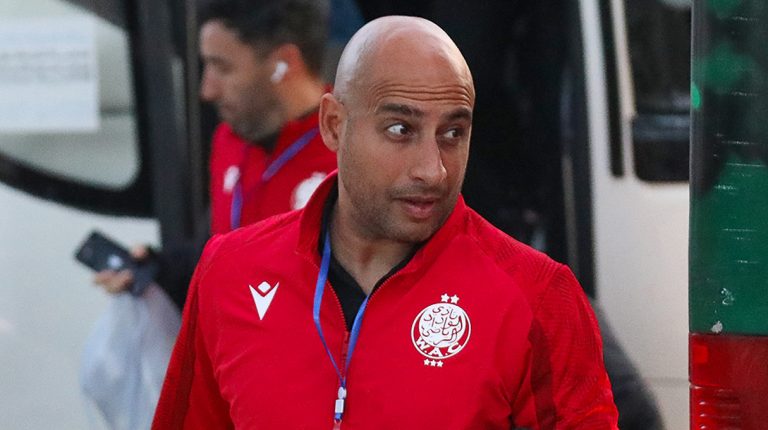 جماهير الوداد تربط مصير النفطي بنتيجة اللقاء أمام الدفاع الجديدي