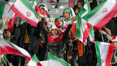 Photo of إيران تسمح لمشجعات بحضور مباراة لكرة القدم