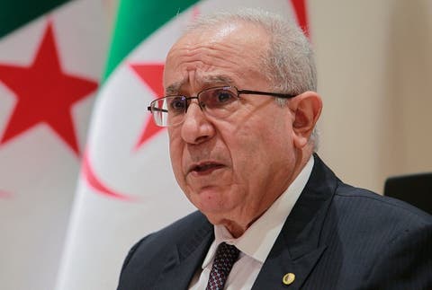 انتصار الدبلوماسية المغربية قد تعصف برمطان العمامرة في تعديل حكومي مرتقب