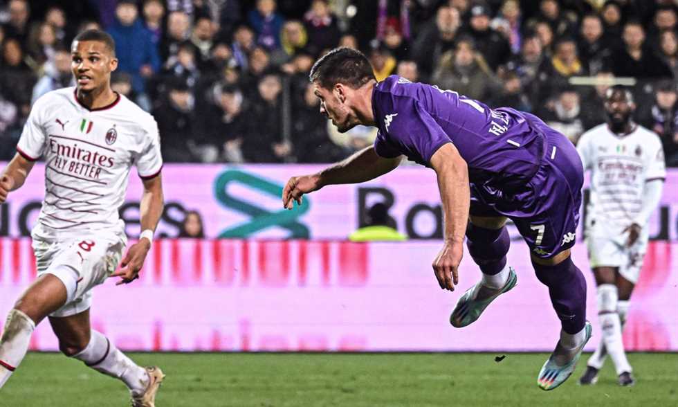 "ميلان"يتجرع هزيمة جديدة في الدوري الإيطالي أمام " فيورنتينا"