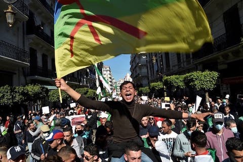 للتنديد بقمع النظام العسكري الجزائري..”القبايل” تدعو إلى مسيرة حاشدة في باريس