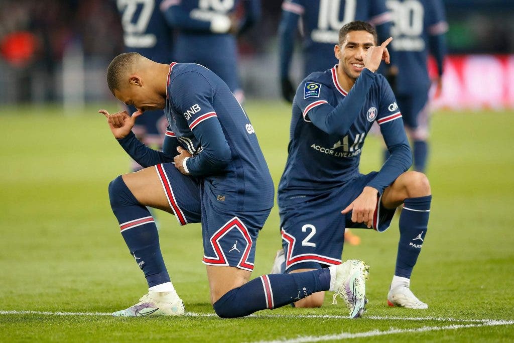 الاتحاد الفرنسي يرفض إيقاف المباريات لإفطار اللاعبين المسلمين