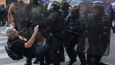 Photo of منظمات حقوقية تدين ممارسات الشرطة الفرنسية تجاه المحتجين