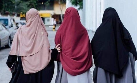 برلين تسمح للمعلمات المسلمات بارتداء الحجاب