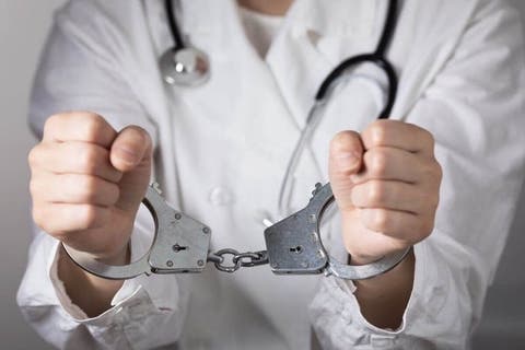 “الحبس النافذ ” لطبيب جماعة صفرو بتهمة الرشوة.