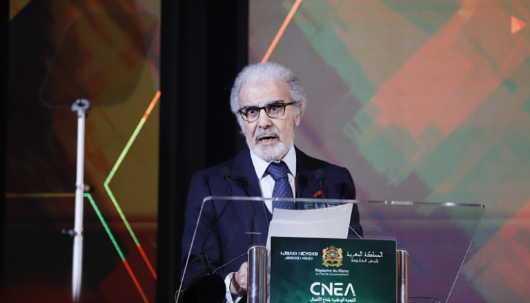 والي بنك المغرب يدعو إلى تعزيز وتحفيز الاستثمار الخاص