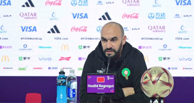  "الركراكي" يعبر عن ارتياحه لآداء اللاعبين أمام البيرو