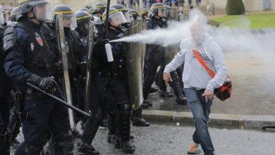 Photo of شبكة مغربية تشجب “تعنيف المحتجين بفرنسا”