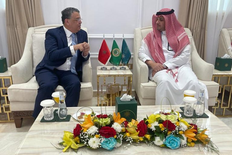 وهبي يتباحث مع رئيس جامعة نايف العربية للعلوم الأمنية بالرياض