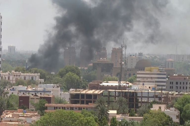 اشتباكات السودان ..البرلمان العربي يدعو كافة الأطراف لضبط النفس ووقف إطلاق النار