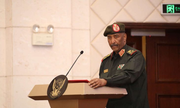 البرهان: الجيش يسيطر على المطار والقصر الرئاسي ومقر قيادة الجيش