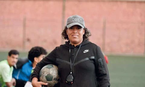 الدومي: أول مدربة كرة قدم للرجال في المغرب