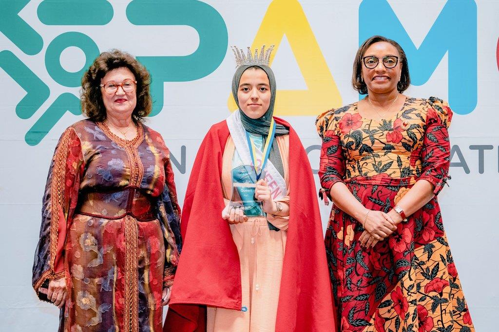 تلميذة مغربية تتوج بلقب "ملكة الرياضيات الإفريقية"