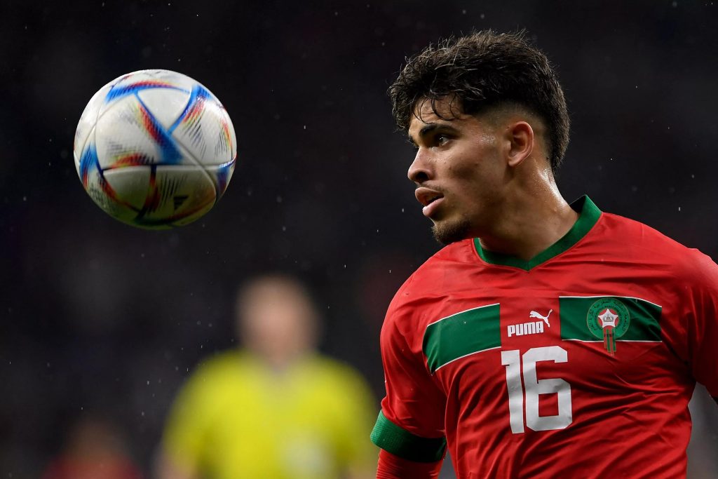 مدرب ليفركوزن يتصل شخصيا باللاعب المغربي الزلزول