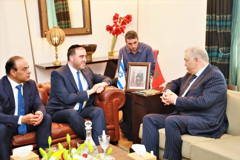 لفتيت يعقد اجتماع عمل مع وزير الداخلية والصحة الإسرائيلي