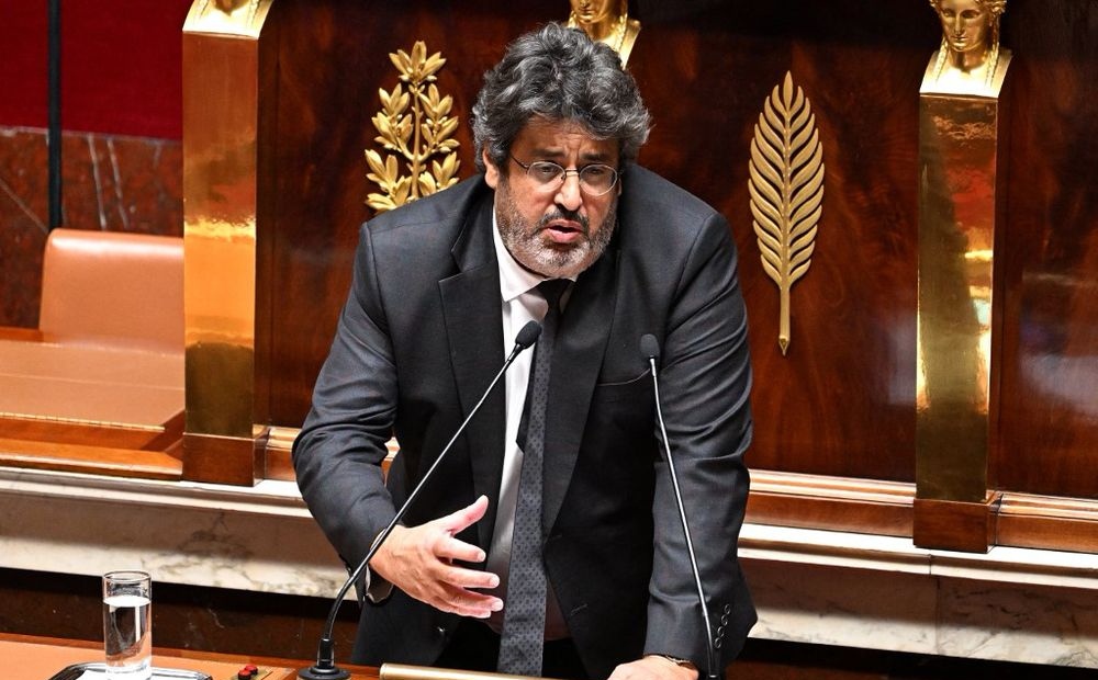 برلماني فرنسي: "ما يحدث انتفاضة و فرنسا تحترق بسبب الكراهية و العنصرية"