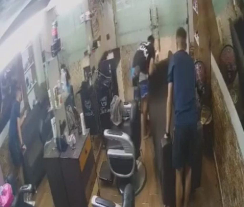 توقيفات في قضية تكسير محل حلاقة والاعتداء على صاحبه بطنجة