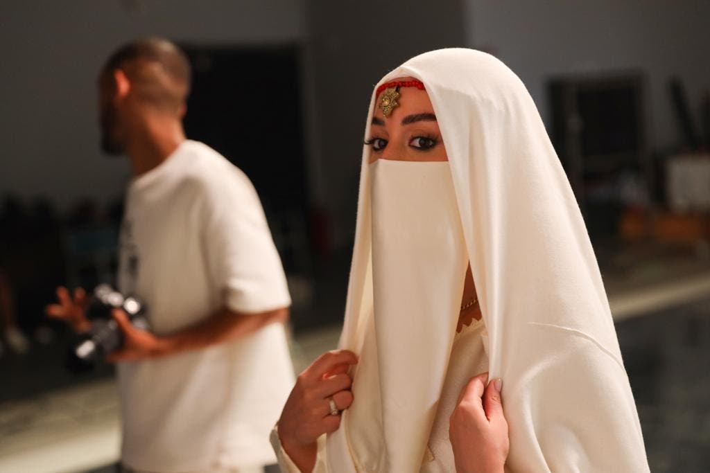 "هنا وطن" يجمع مصعب العنزي بالفنانة المغربية شاما 1 "هنا وطن" يجمع مصعب العنزي بالفنانة المغربية شاما